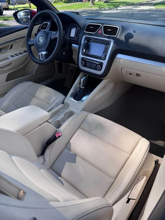 2012 Volkswagen Eos - Image 9 of 11