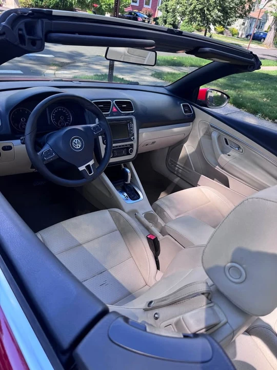 2012 Volkswagen Eos - Image 10 of 11