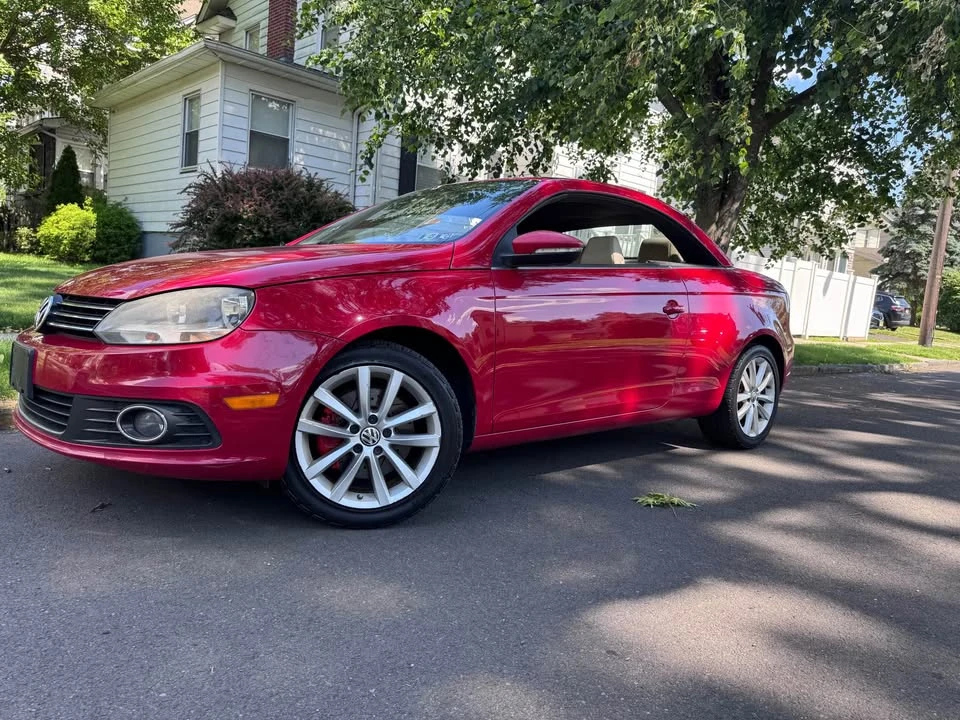 2012 Volkswagen Eos - Image 2 of 11
