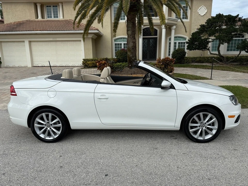 2012 Volkswagen Eos - Image 2 of 21