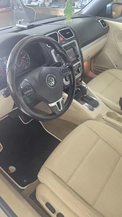 2012 Volkswagen Eos - Image 8 of 16