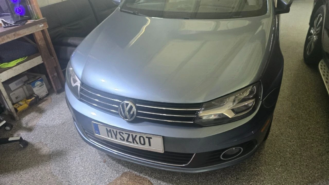 2012 Volkswagen Eos - Image 2 of 16