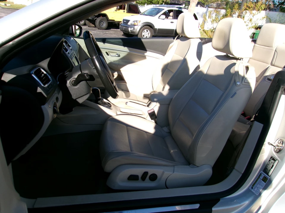 2012 Volkswagen Eos - Image 16 of 20