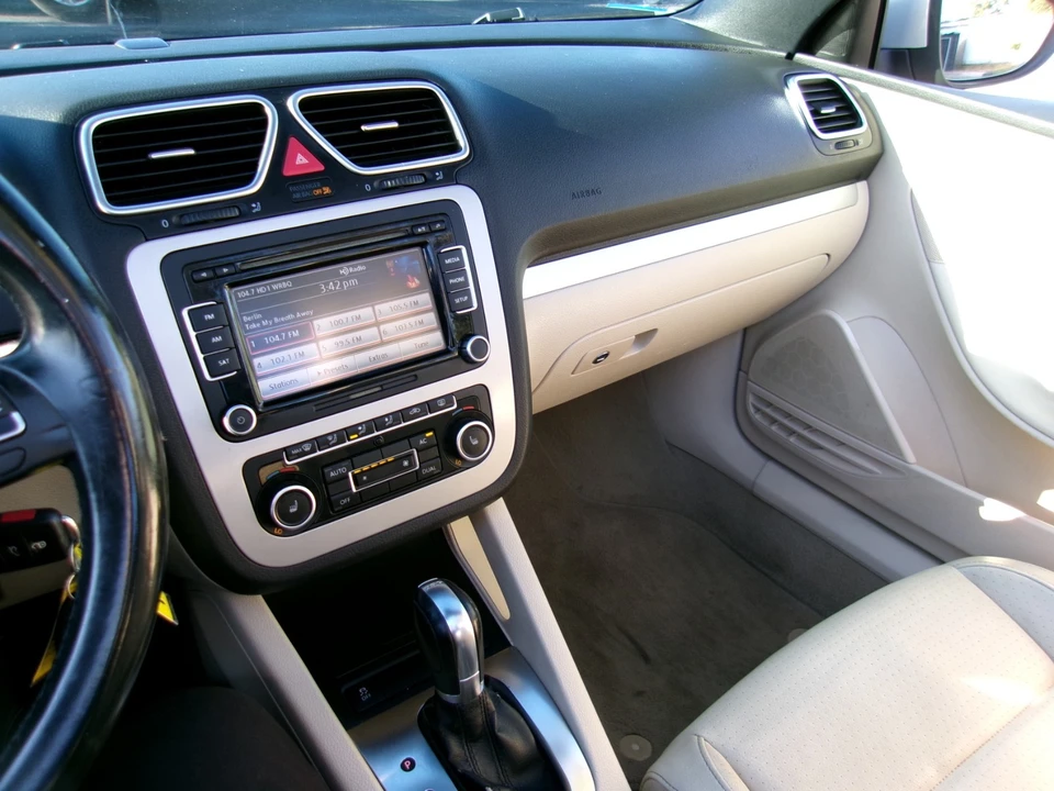 2012 Volkswagen Eos - Image 18 of 20