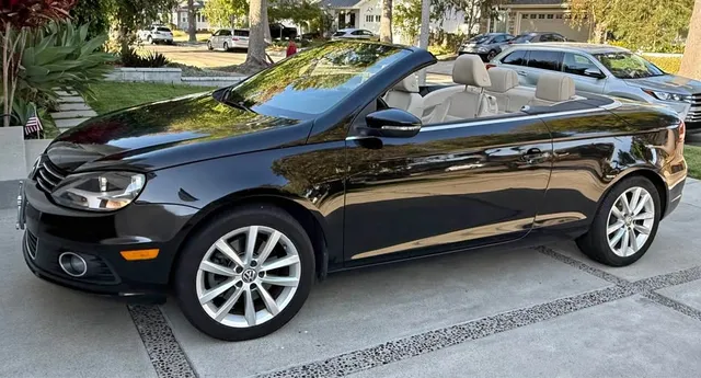 2012 Volkswagen Eos Komfort Convertible 2D