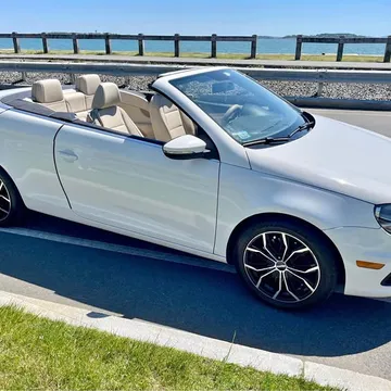 2012 Volkswagen Eos Komfort Hard Top Convertible 2D