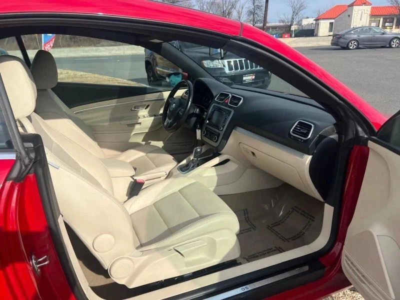 2012 Volkswagen Eos - Image 10 of 12