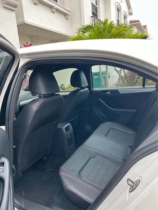 2012 Volkswagen A6 Jetta - Image 11 of 13