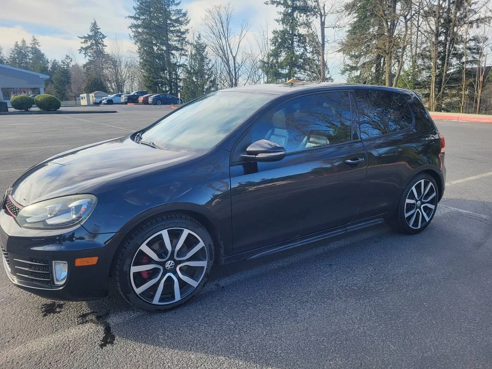 2012 Volkswagen - Image 2 of 13
