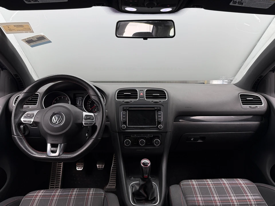 2012 Volkswagen - Image 6 of 31