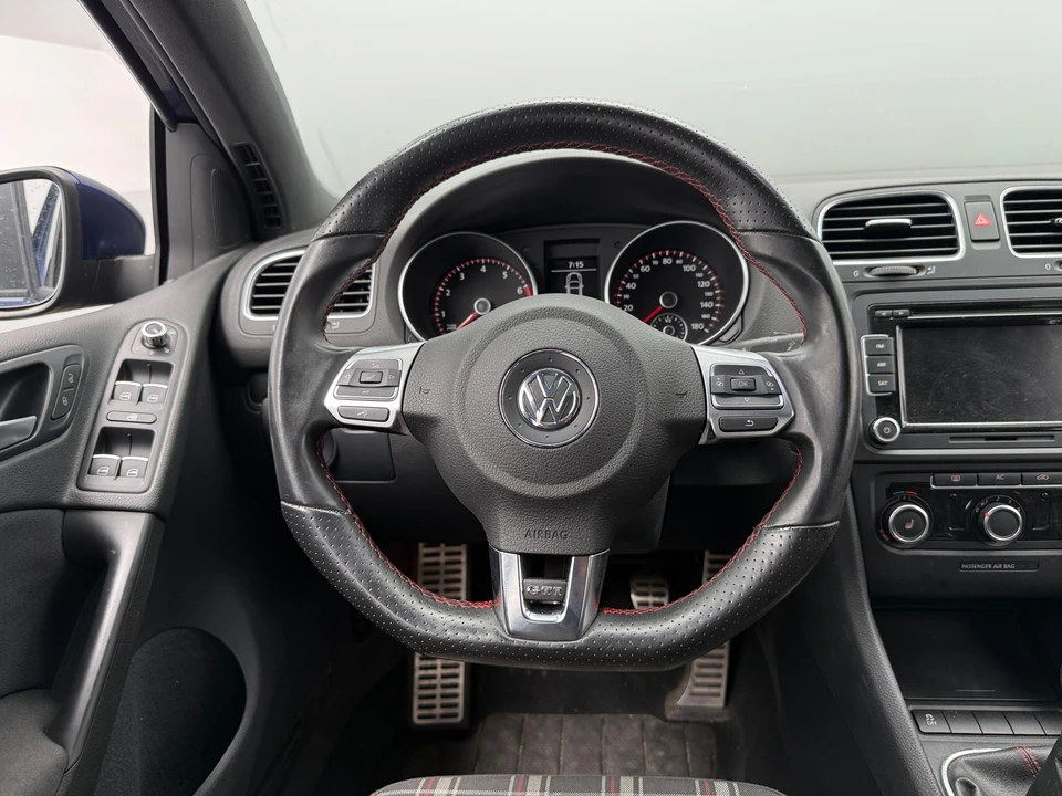 2012 Volkswagen - Image 8 of 31