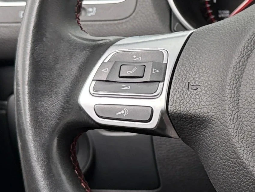 2012 Volkswagen - Image 15 of 31