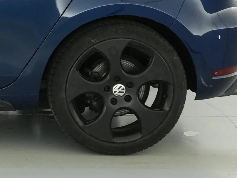 2012 Volkswagen - Image 16 of 31