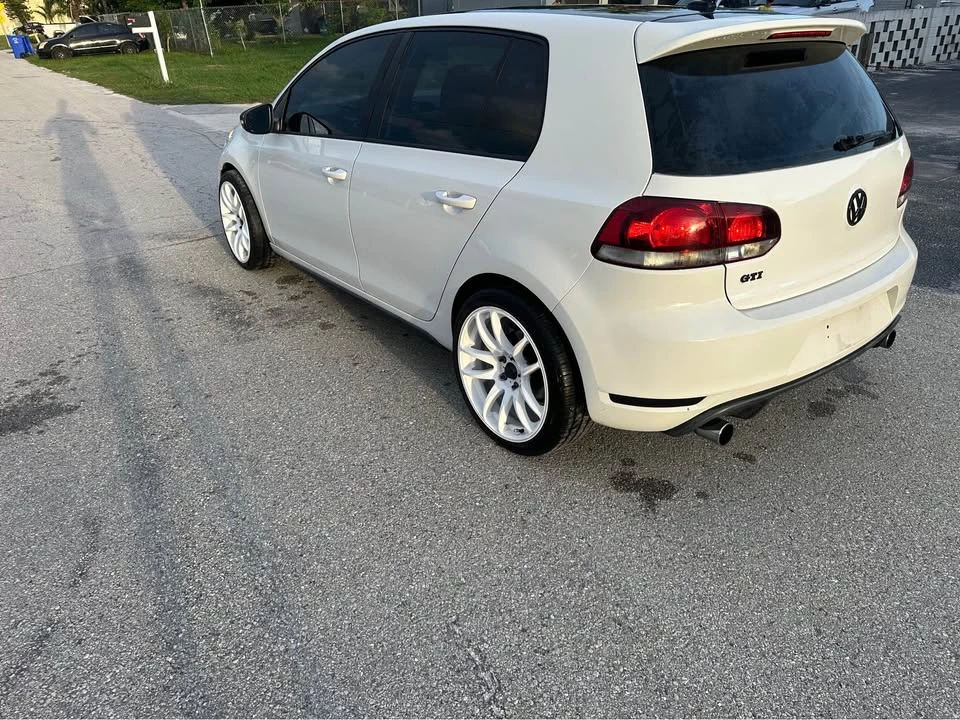 2012 Volkswagen GTI Mk6 - Image 6 of 11