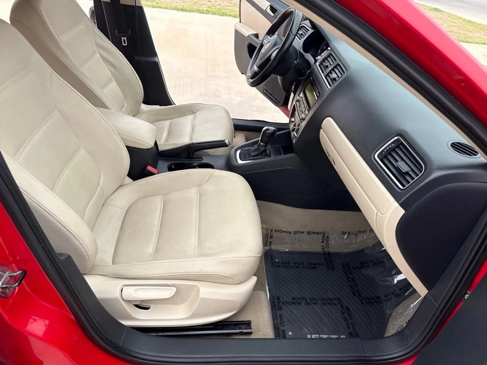2012 Volkswagen A6 Jetta - Image 14 of 17