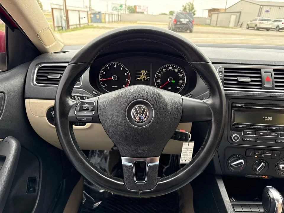 2012 Volkswagen A6 Jetta - Image 16 of 17