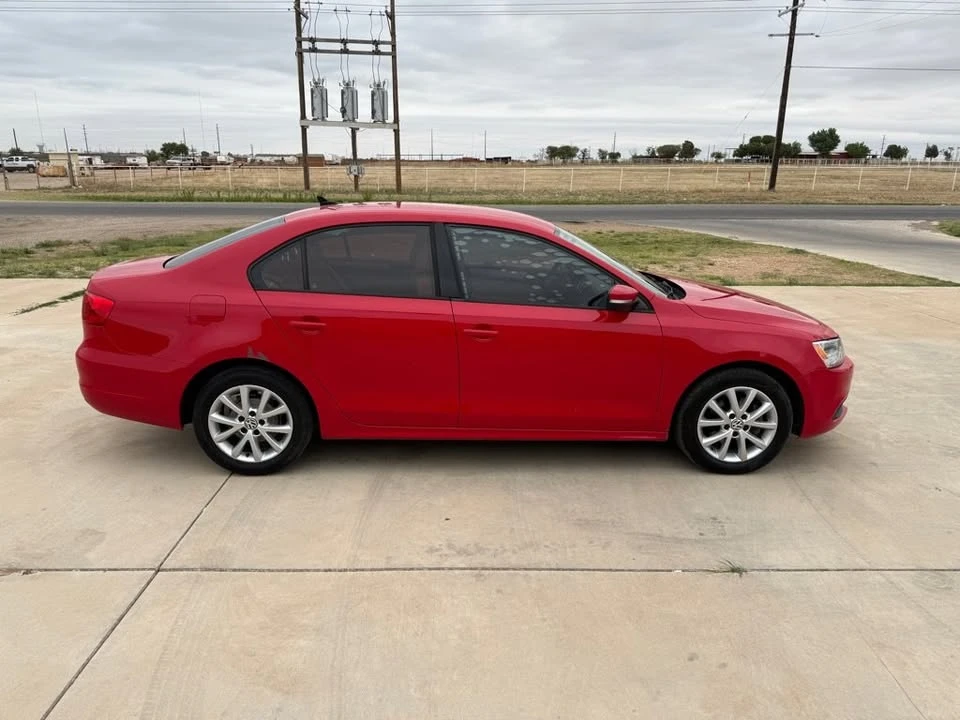 2012 Volkswagen A6 Jetta - Image 2 of 17