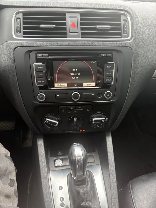 2012 Volkswagen Jetta - Image 5 of 14