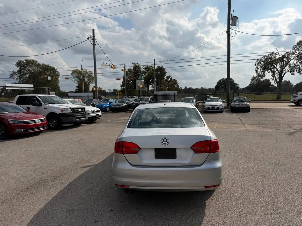 2012 Volkswagen A6 Jetta - Image 8 of 20