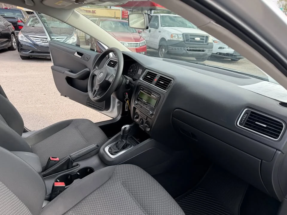 2012 Volkswagen A6 Jetta - Image 17 of 20