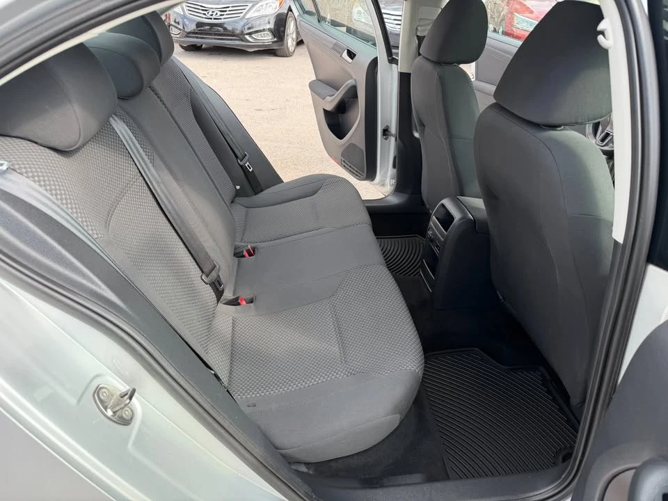 2012 Volkswagen A6 Jetta - Image 16 of 20