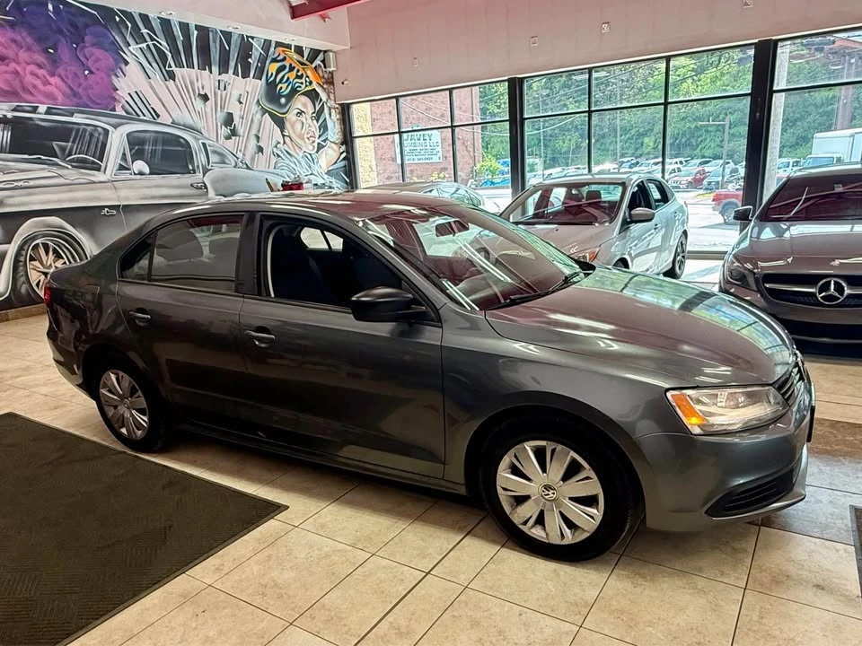 2012 Volkswagen A6 Jetta - Image 2 of 15
