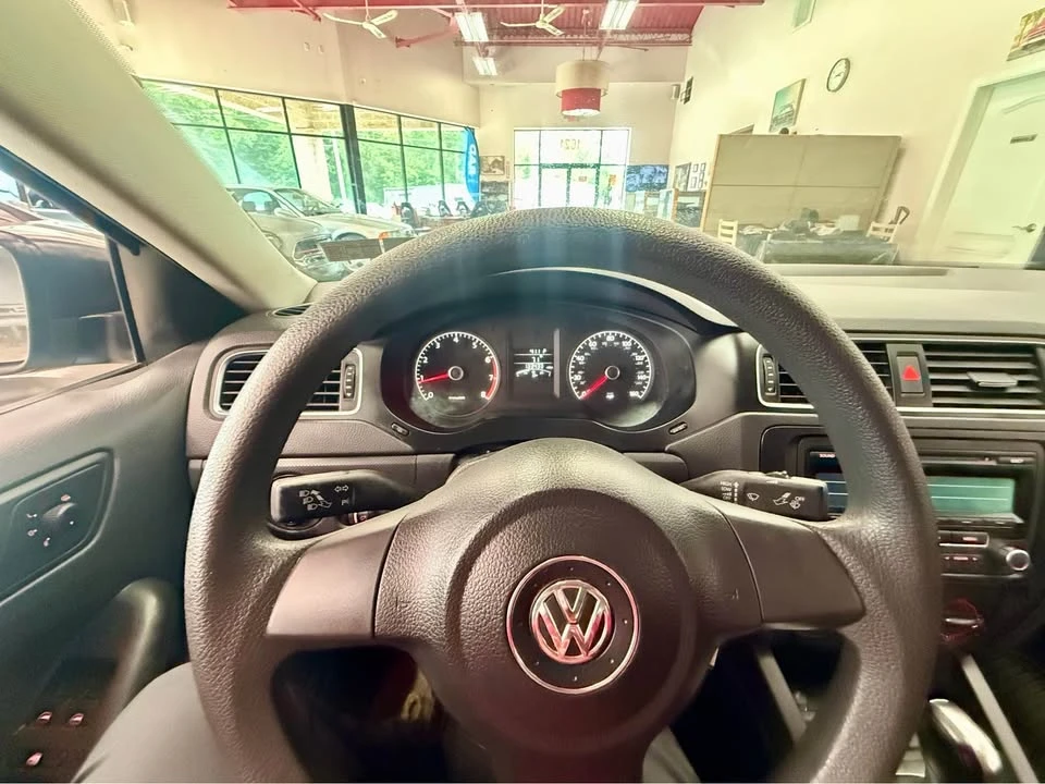 2012 Volkswagen A6 Jetta - Image 13 of 15