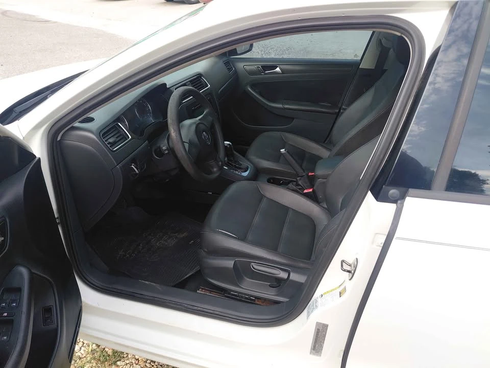 2012 Volkswagen A6 Jetta - Image 3 of 8