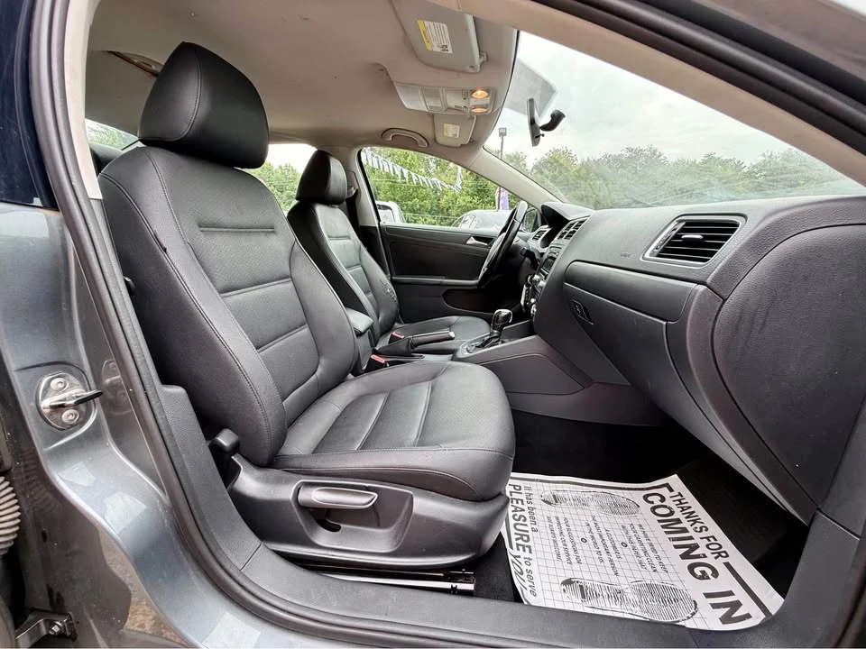 2012 Volkswagen A6 Jetta - Image 8 of 10