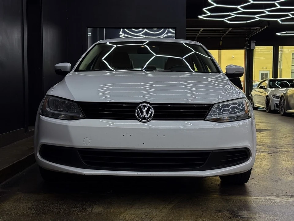 2012 Volkswagen A6 Jetta - Image 2 of 21