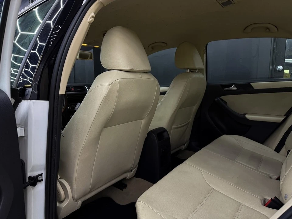 2012 Volkswagen A6 Jetta - Image 18 of 21