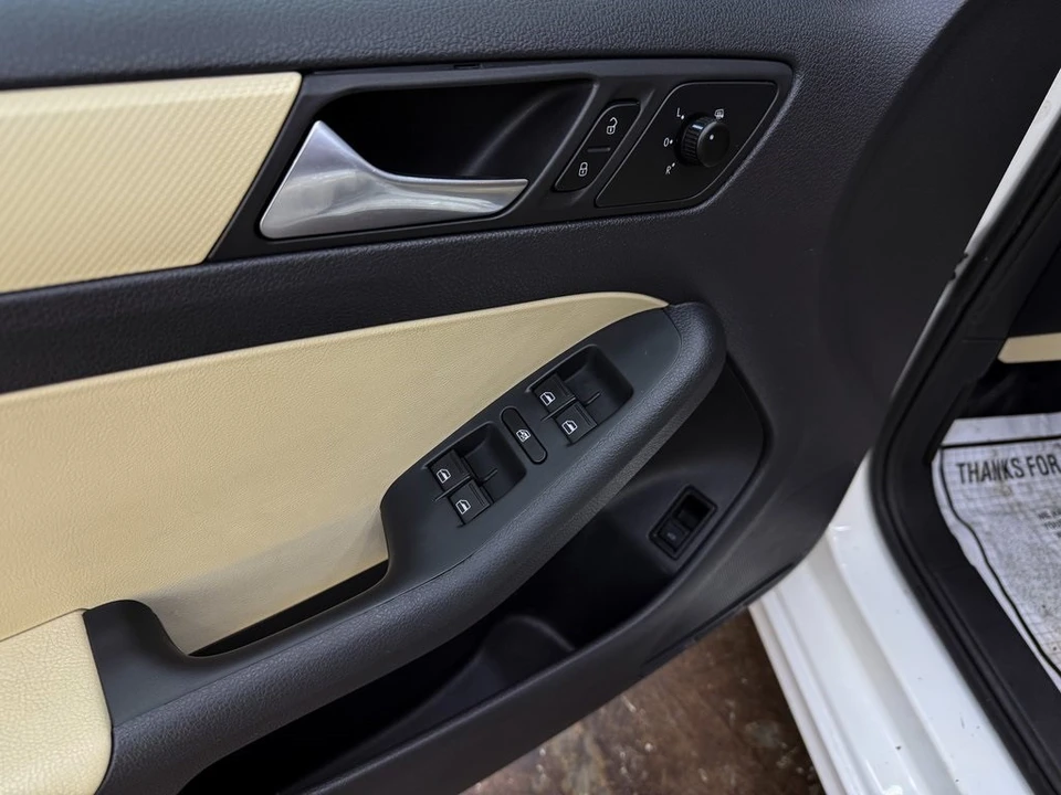 2012 Volkswagen A6 Jetta - Image 13 of 21