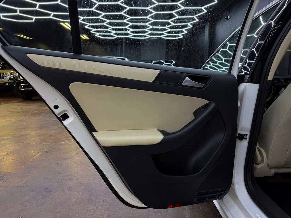 2012 Volkswagen A6 Jetta - Image 17 of 21