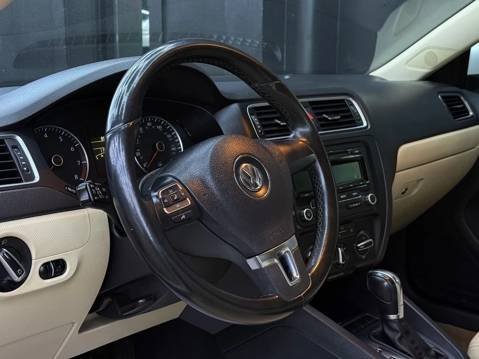 2012 Volkswagen A6 Jetta - Image 15 of 21