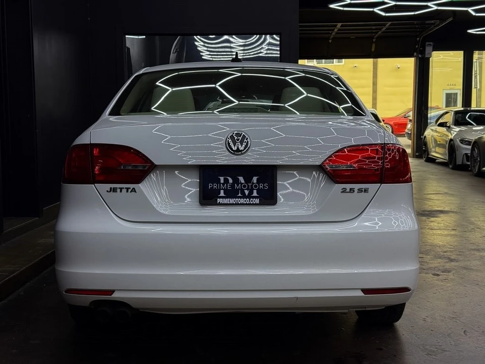 2012 Volkswagen A6 Jetta - Image 8 of 21