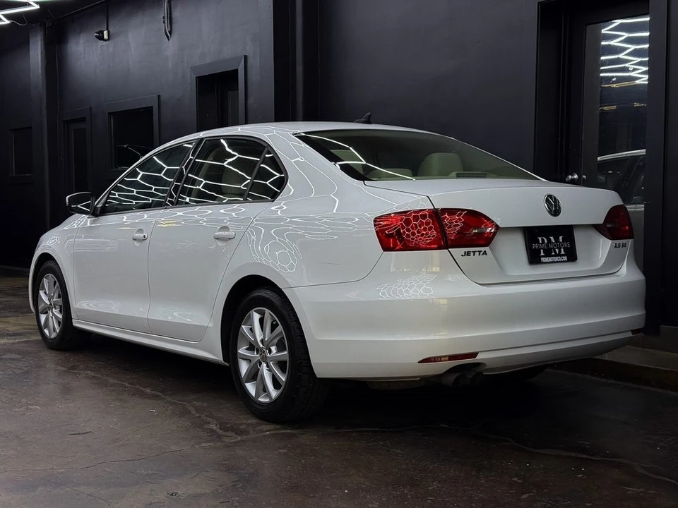 2012 Volkswagen A6 Jetta - Image 7 of 21