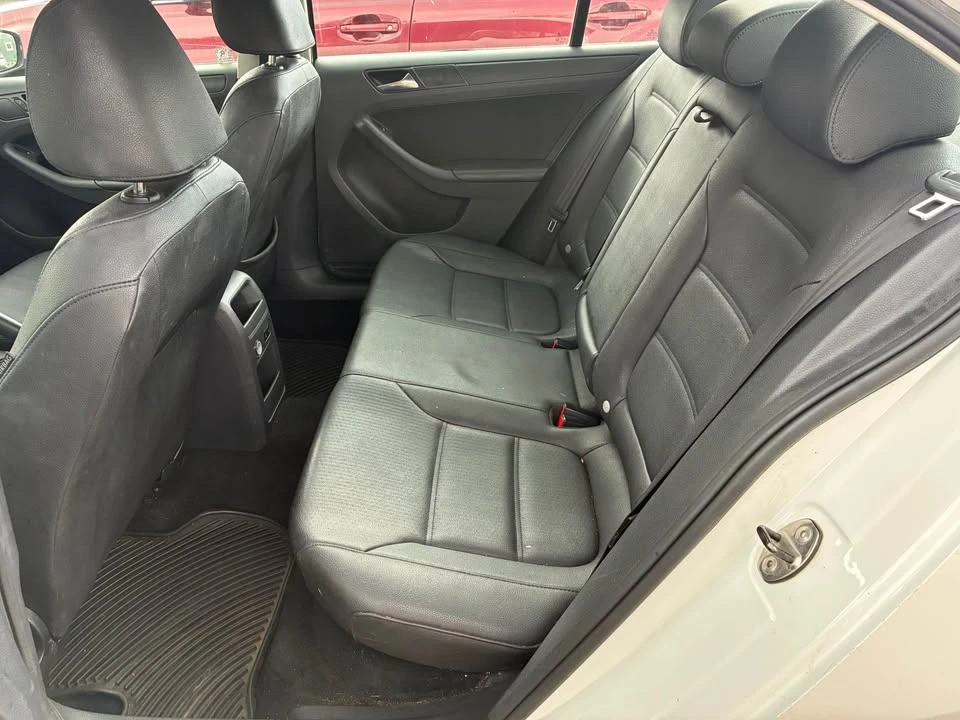 2012 Volkswagen A6 Jetta - Image 9 of 12
