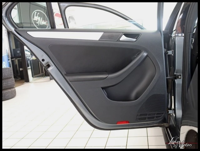 2012 Volkswagen A6 Jetta - Image 25 of 29