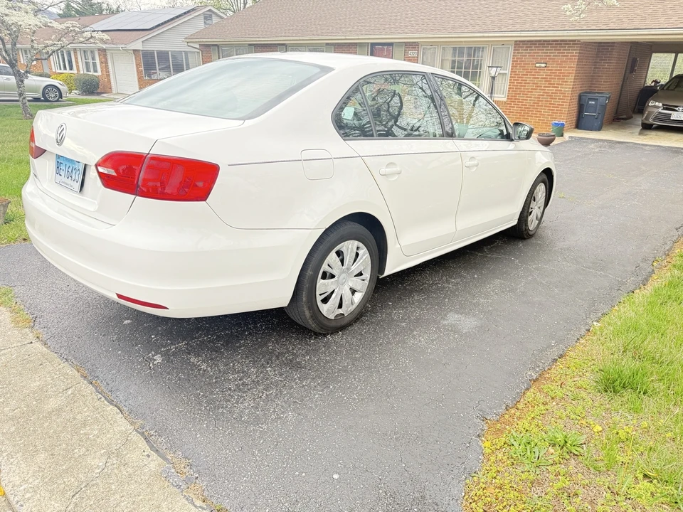 2012 Volkswagen A6 Jetta - Image 9 of 12