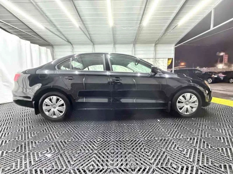 2012 Volkswagen A6 Jetta - Image 8 of 12
