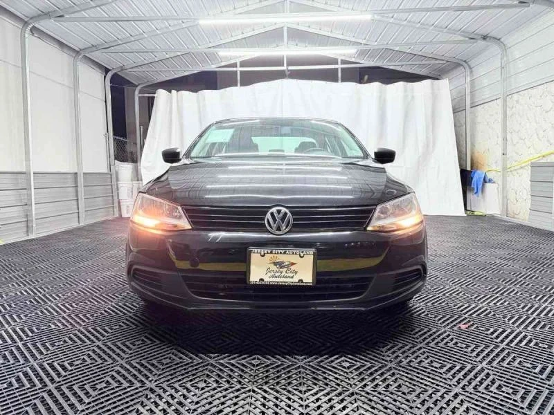 2012 Volkswagen A6 Jetta - Image 2 of 12