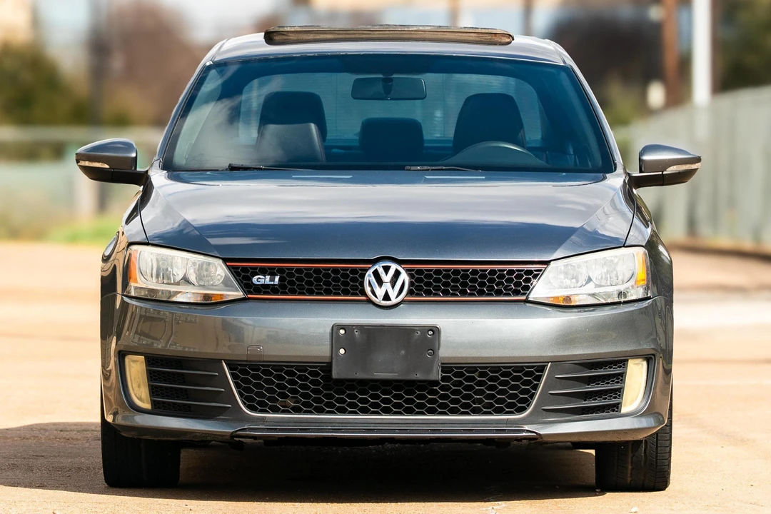 2012 Volkswagen A6 Jetta - Image 2 of 31