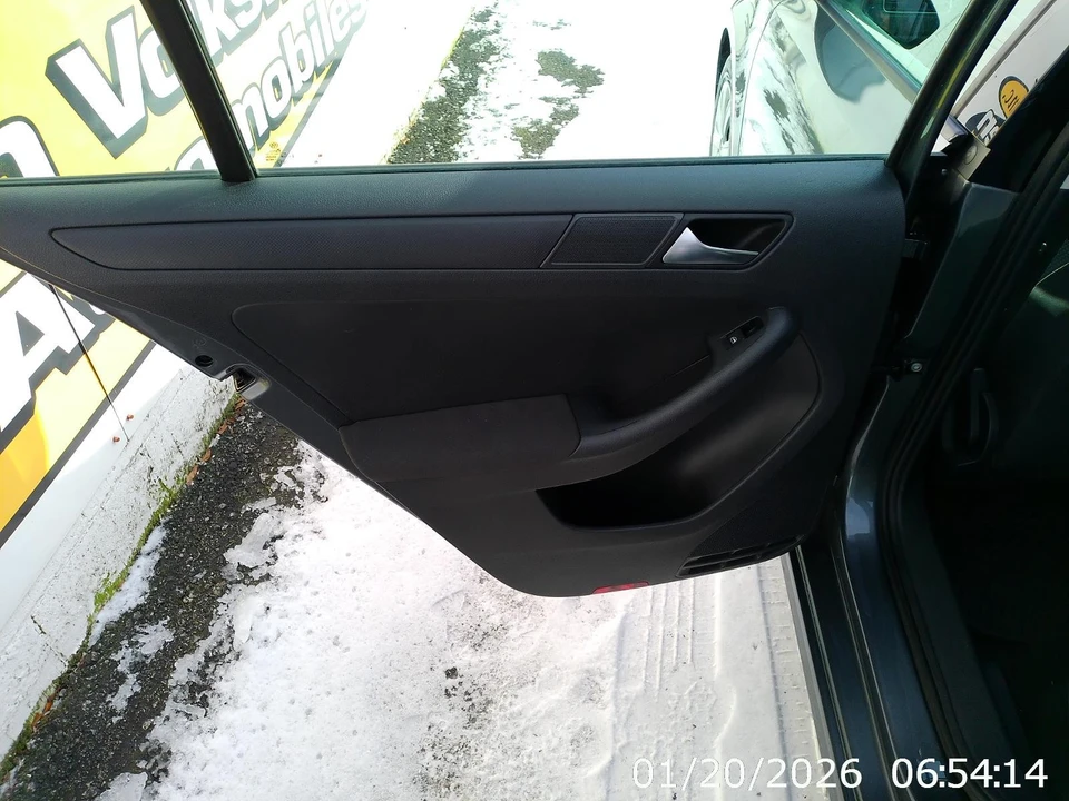 2012 Volkswagen A6 Jetta - Image 16 of 21