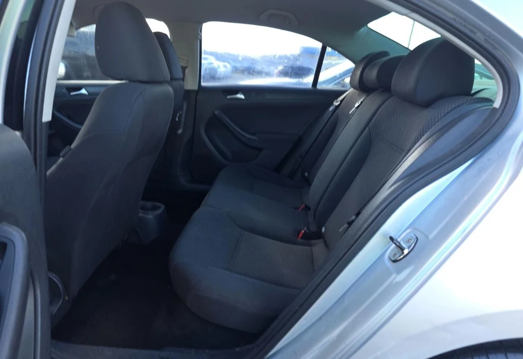 2012 Volkswagen A6 Jetta - Image 11 of 12