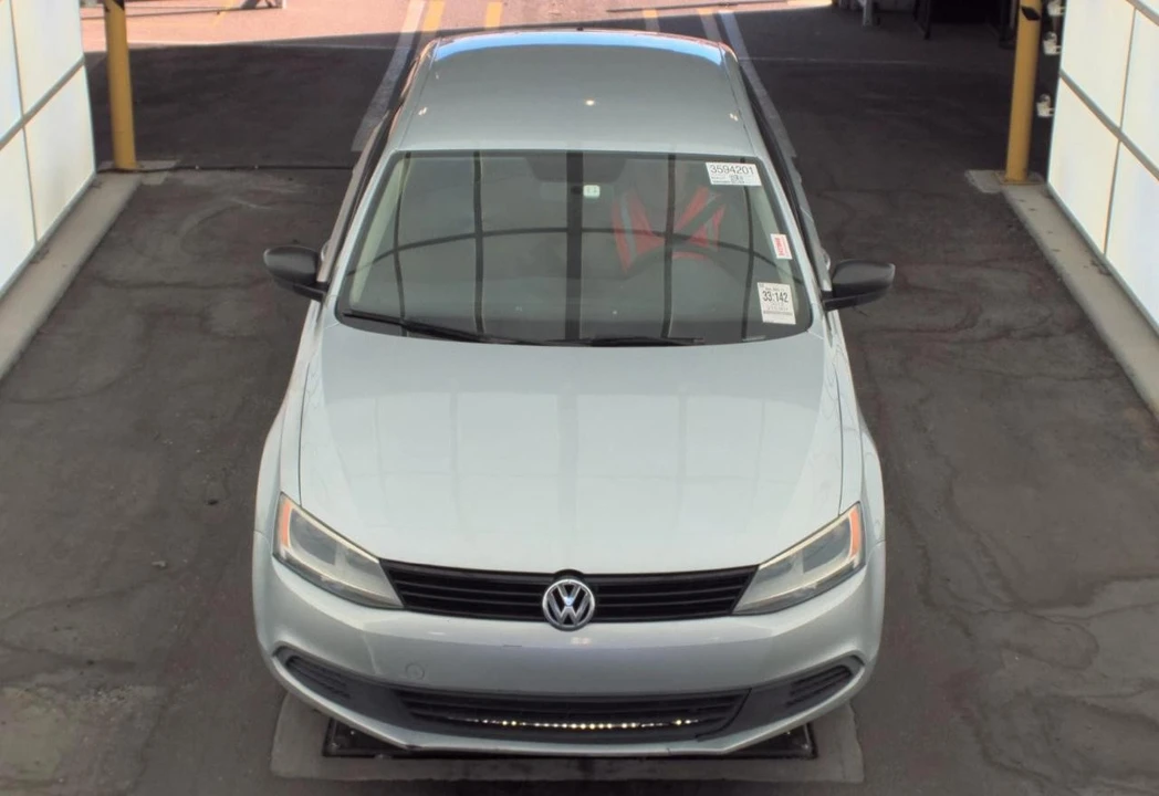 2012 Volkswagen A6 Jetta - Image 6 of 12
