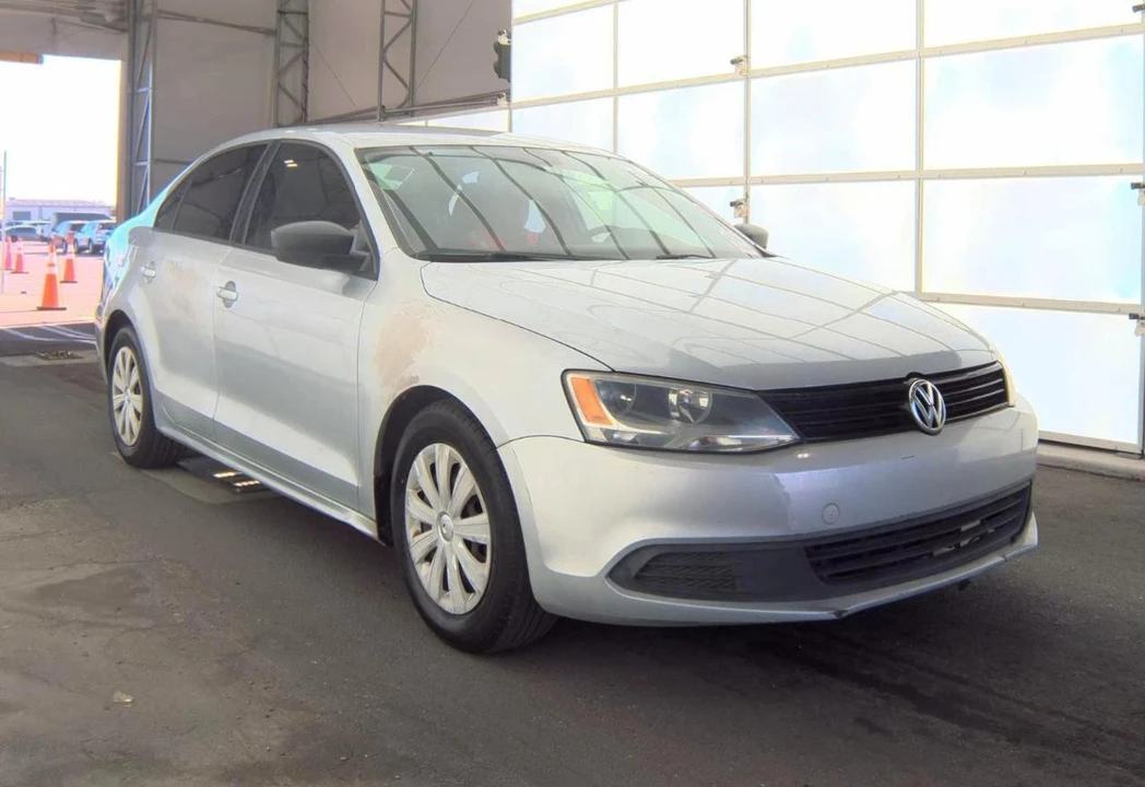 2012 Volkswagen A6 Jetta - Image 5 of 12