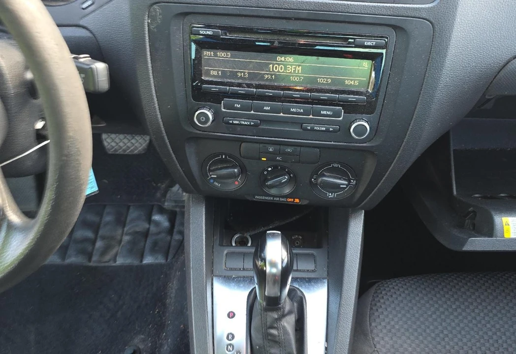 2012 Volkswagen A6 Jetta - Image 10 of 12