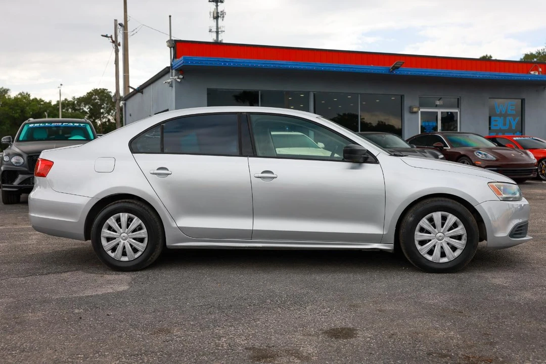 2012 Volkswagen A6 Jetta - Image 13 of 21