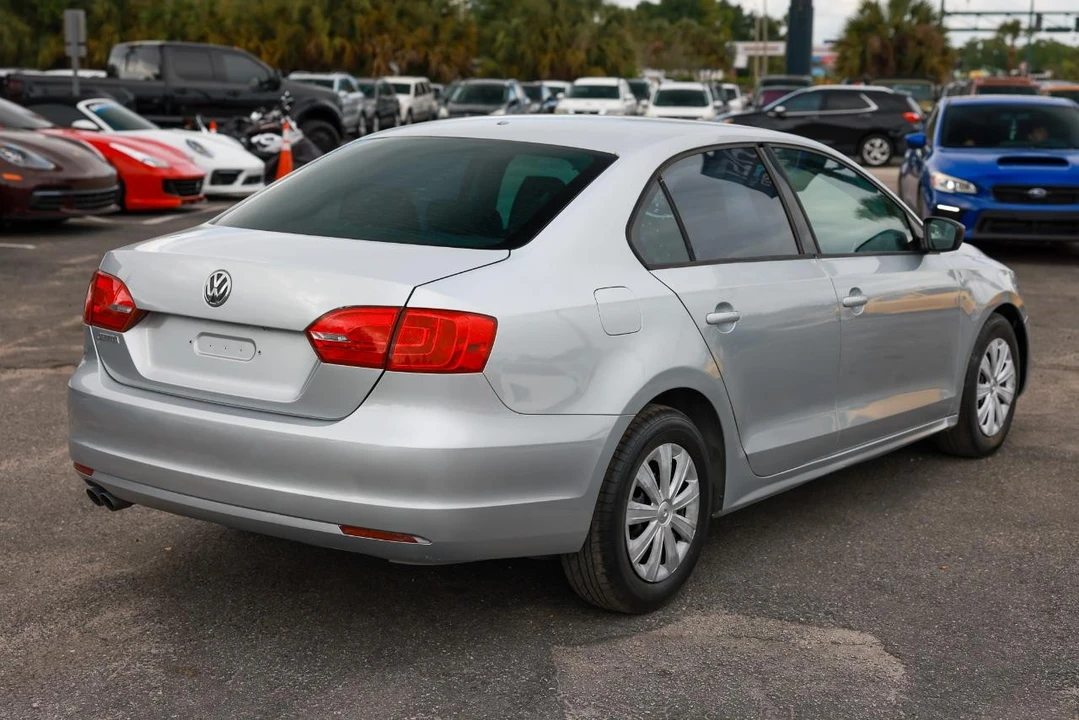 2012 Volkswagen A6 Jetta - Image 11 of 21
