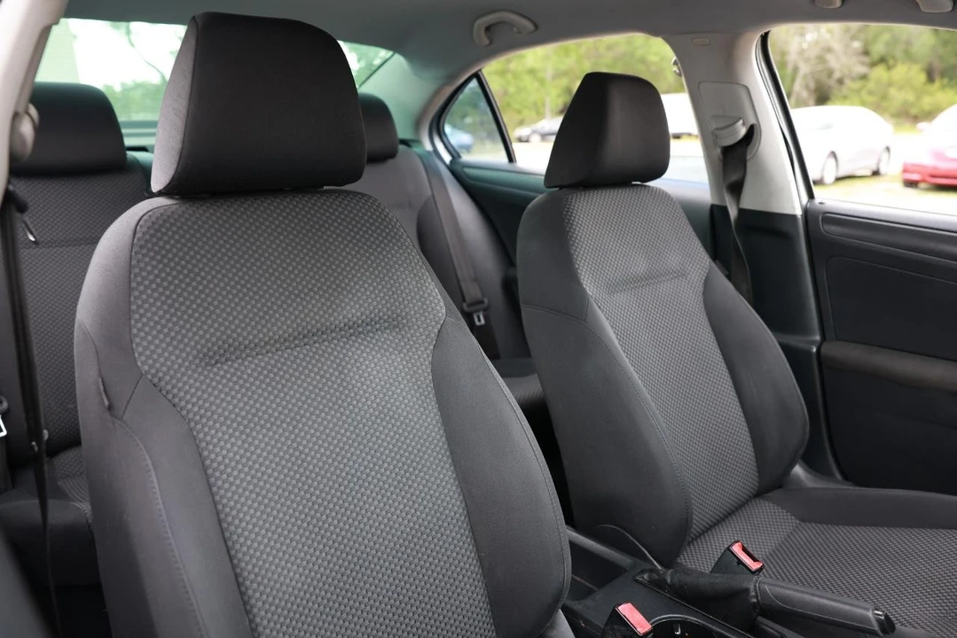 2012 Volkswagen A6 Jetta - Image 16 of 21